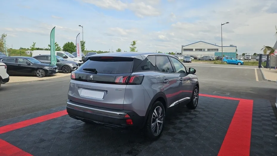PEUGEOT 3008 -