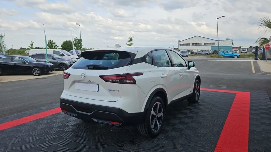 NISSAN Qashqai -