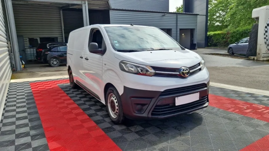 TOYOTA Proace -