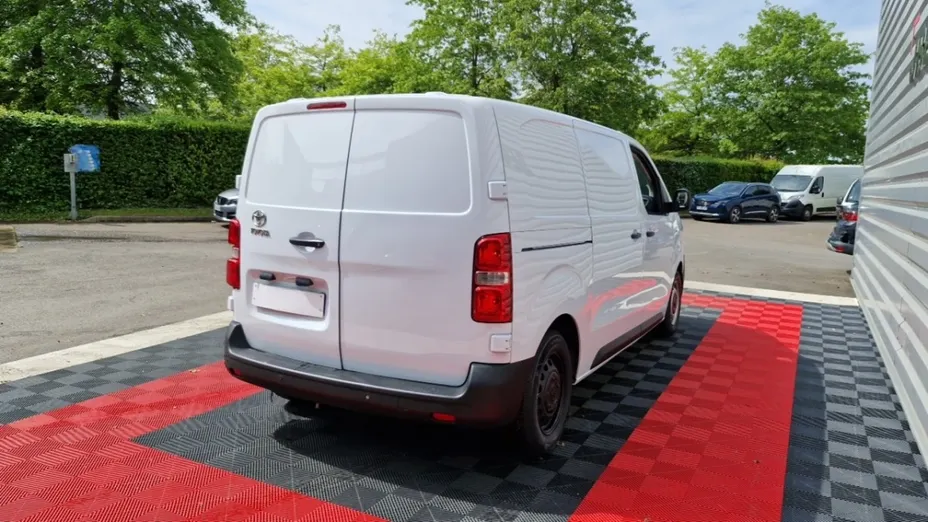 TOYOTA Proace -