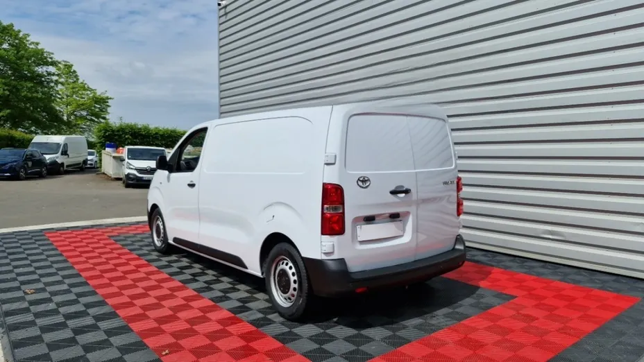 TOYOTA Proace -