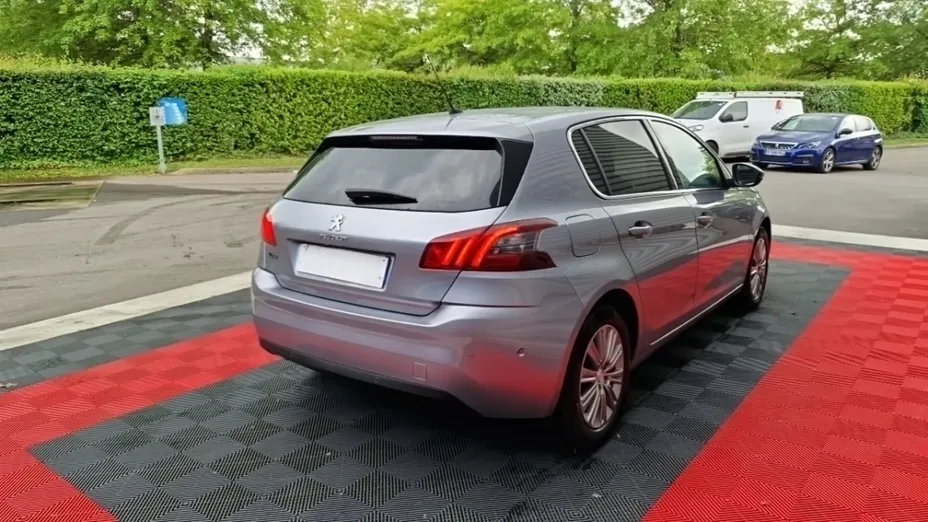 PEUGEOT 308 -