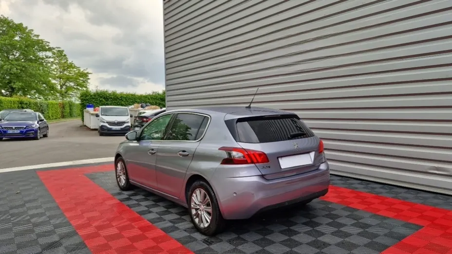 PEUGEOT 308 -