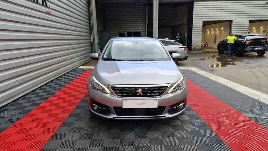 PEUGEOT 308 -