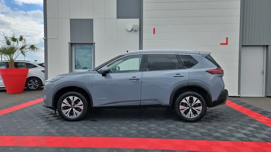 NISSAN X-Trail -
