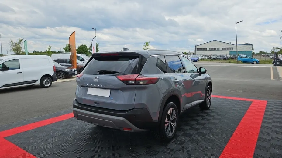 NISSAN X-Trail -