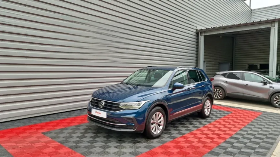 Volkswagen Tiguan -