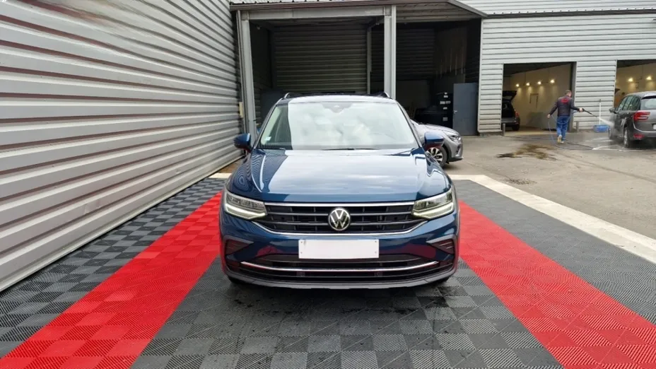 Volkswagen Tiguan -