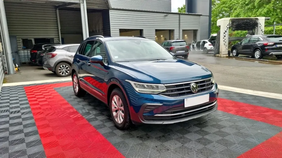 Volkswagen Tiguan -