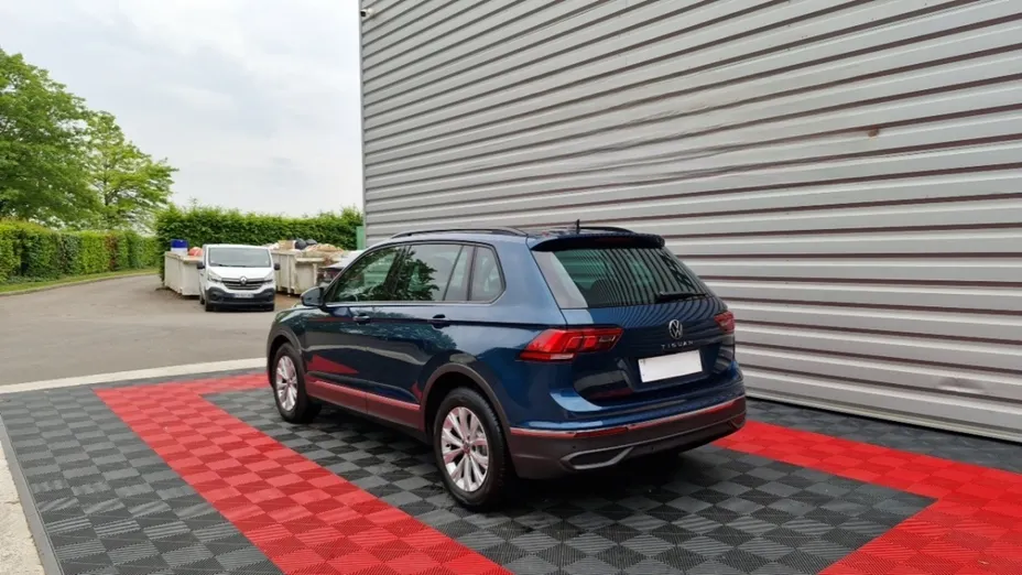 Volkswagen Tiguan -