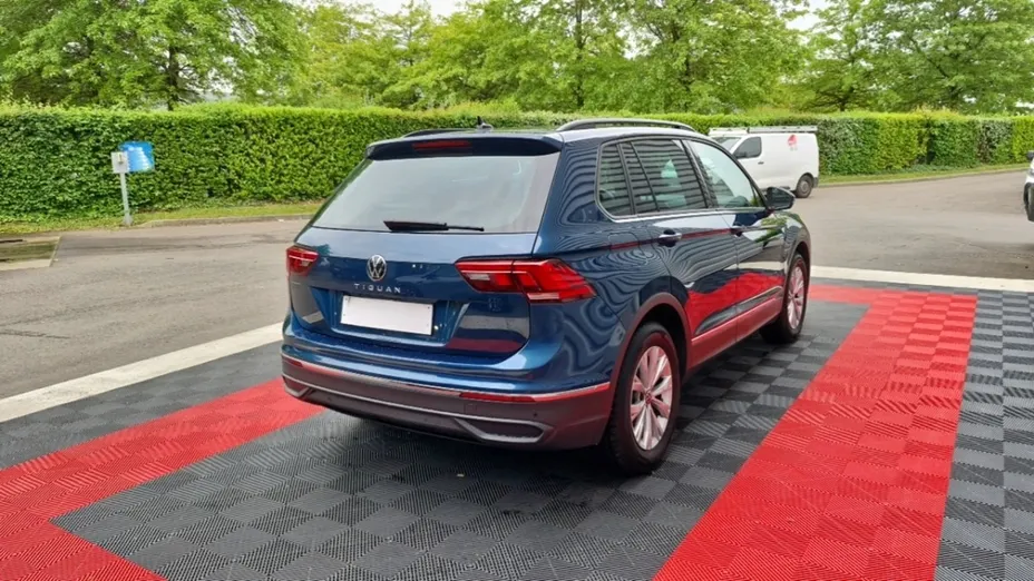 Volkswagen Tiguan -