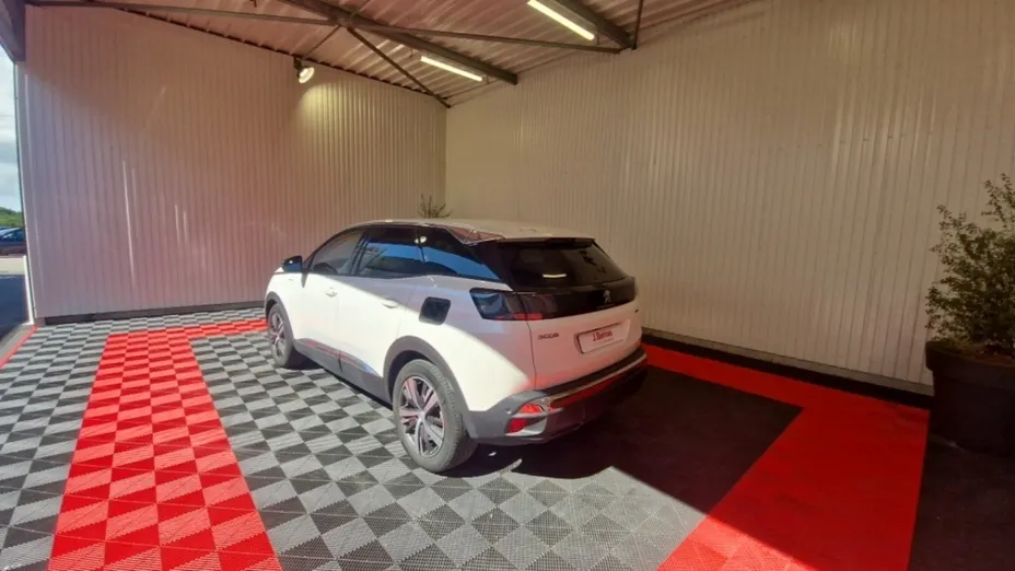 PEUGEOT 3008 -