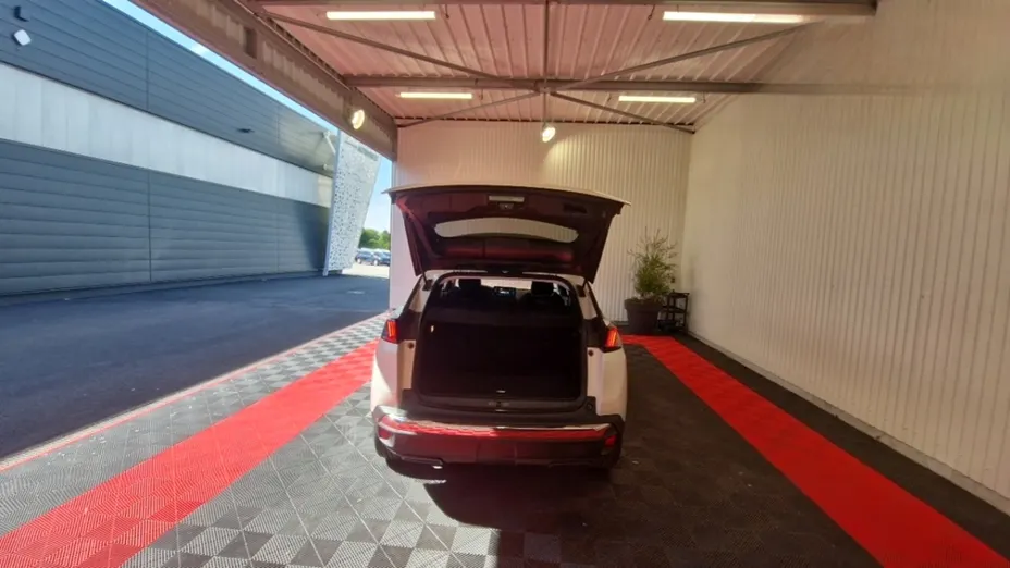 PEUGEOT 3008 -