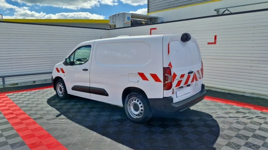 PEUGEOT Partner -
