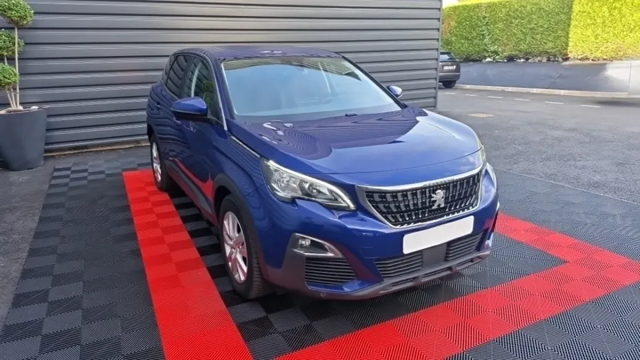 PEUGEOT 3008 -
