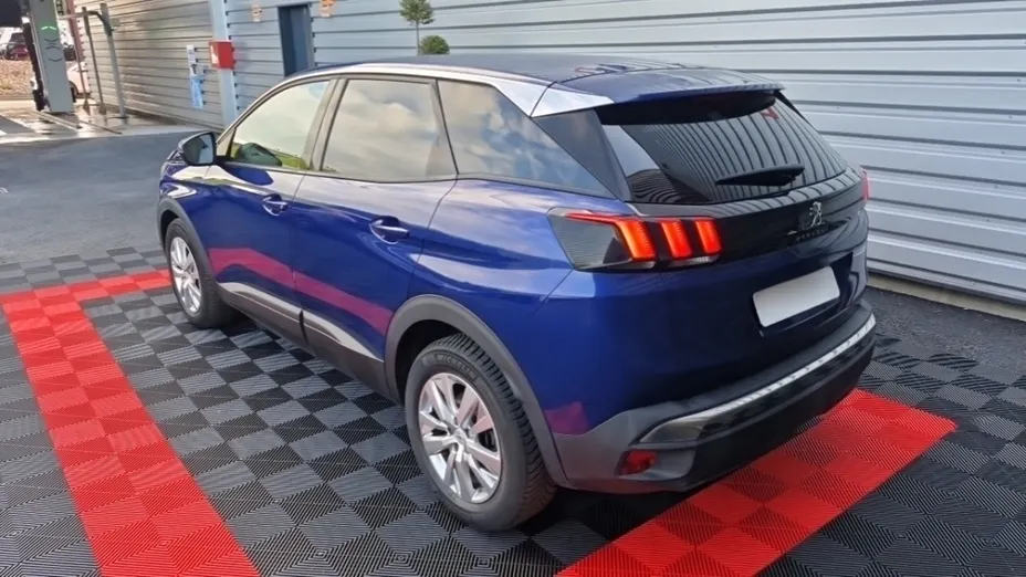 PEUGEOT 3008 -