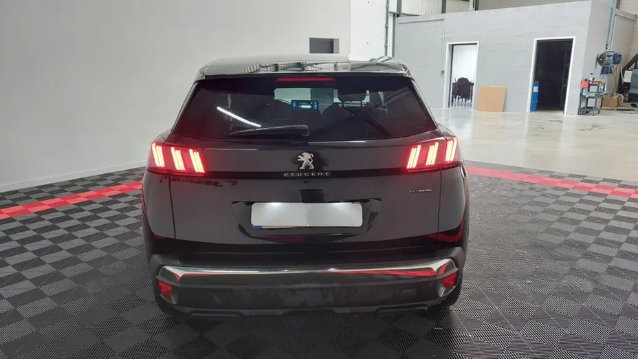 PEUGEOT 3008 -