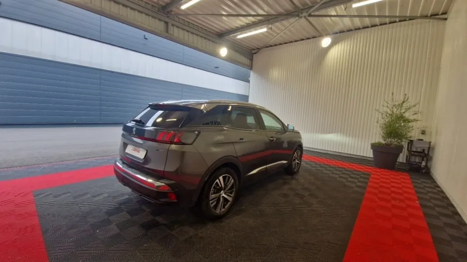 PEUGEOT 3008 -