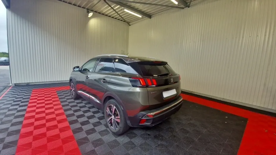 PEUGEOT 3008 -