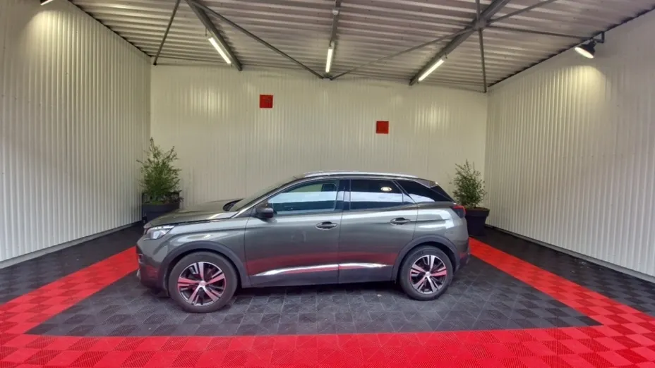 PEUGEOT 3008 -