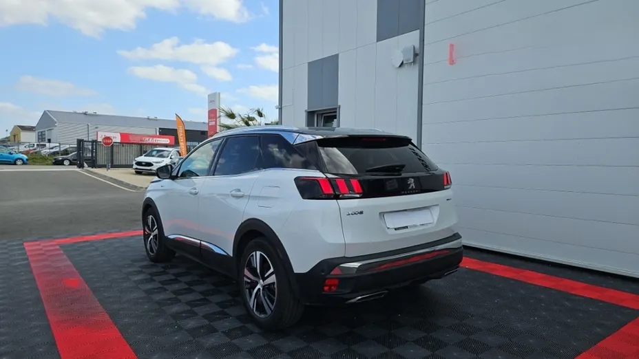 PEUGEOT 3008 -