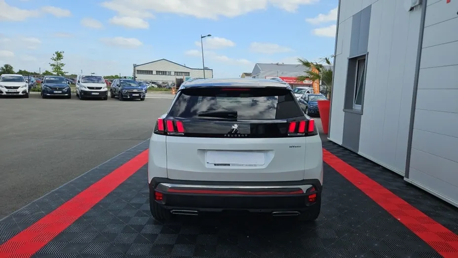 PEUGEOT 3008 -