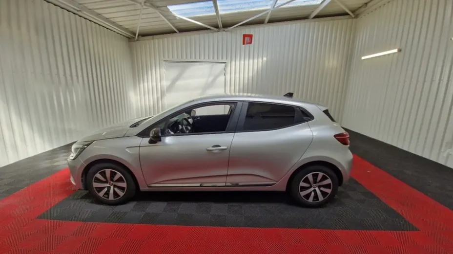 RENAULT Clio -