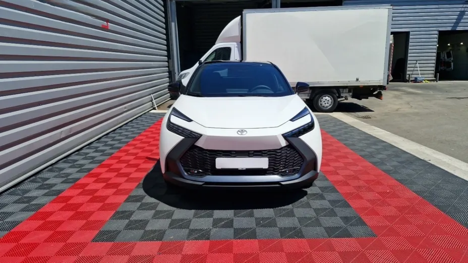 TOYOTA C-HR -