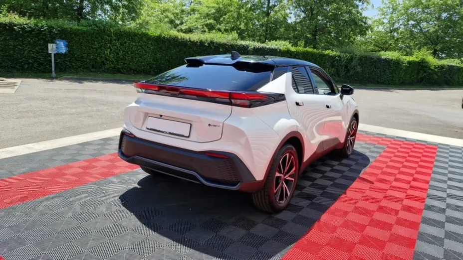 TOYOTA C-HR -