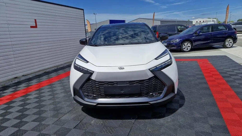 TOYOTA C-HR -
