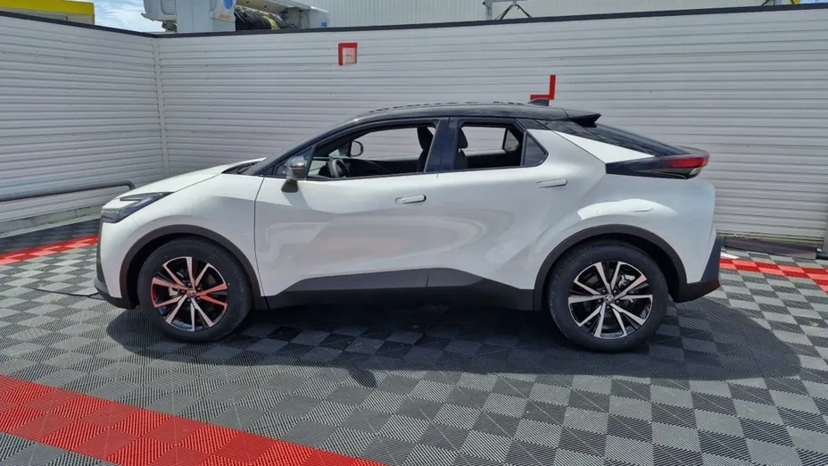 TOYOTA C-HR -