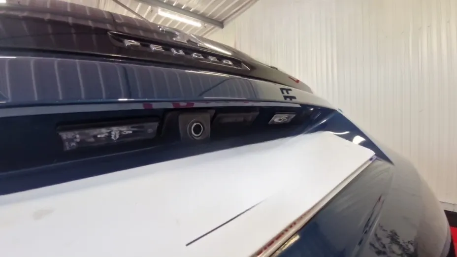 PEUGEOT 3008 -