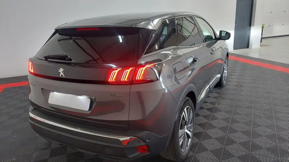 PEUGEOT 3008 -