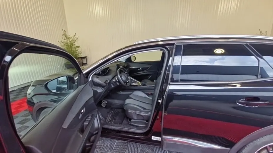 PEUGEOT 3008 -