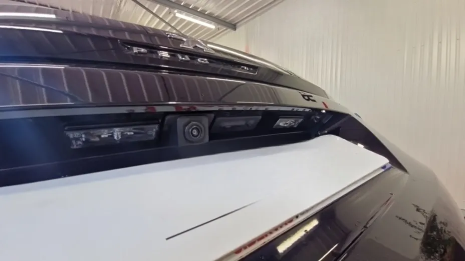 PEUGEOT 3008 -
