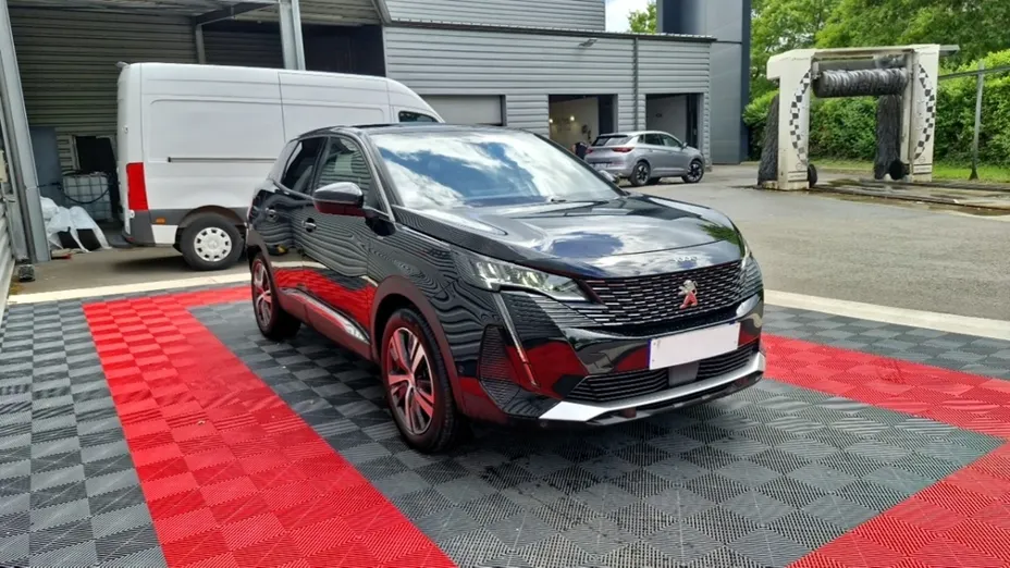 PEUGEOT 3008 -
