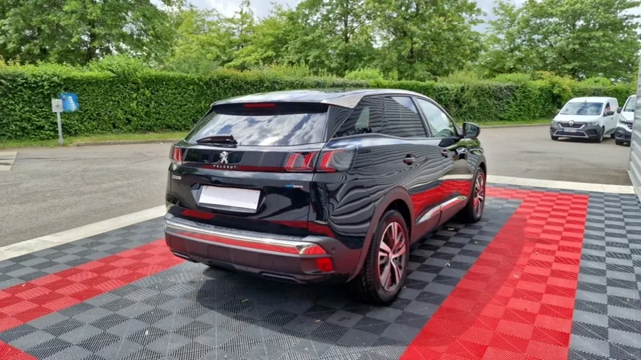 PEUGEOT 3008 -