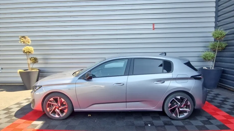 PEUGEOT 308 -