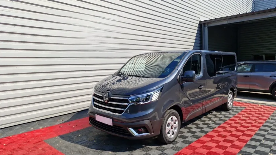 RENAULT Trafic -