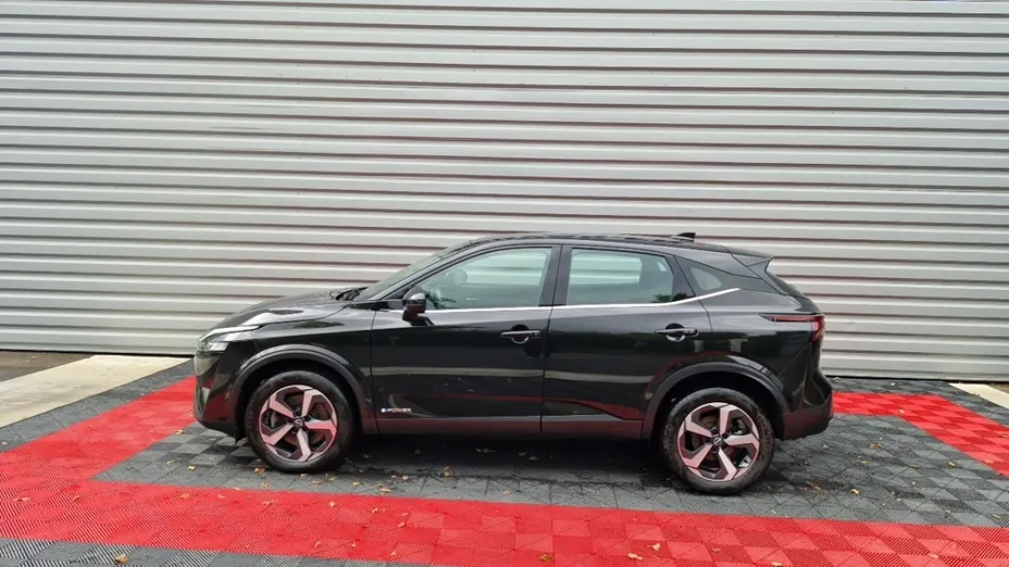 NISSAN Qashqai -
