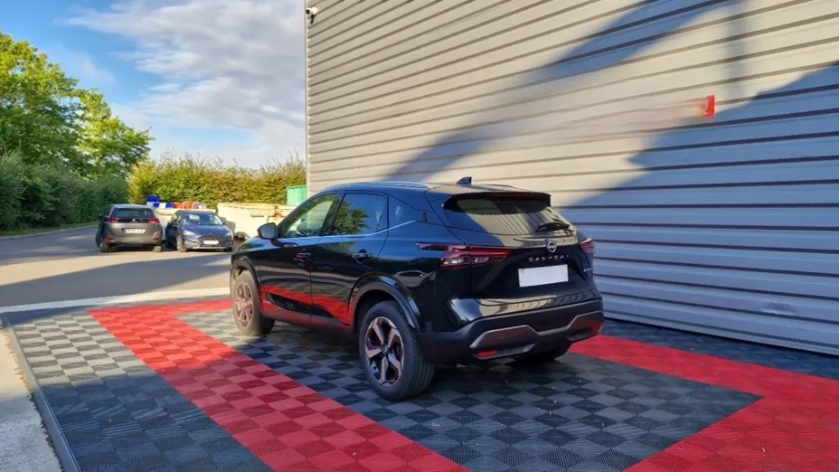 NISSAN Qashqai -