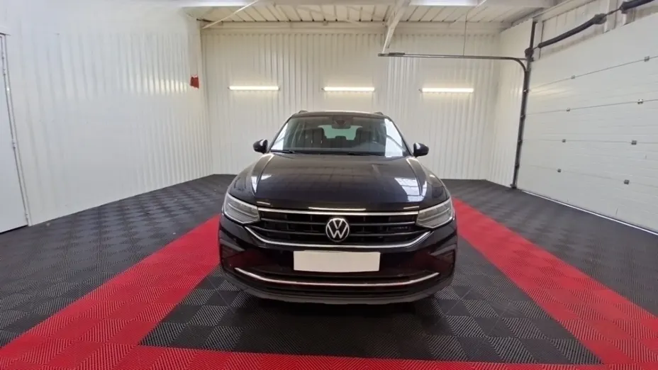 Volkswagen Tiguan -