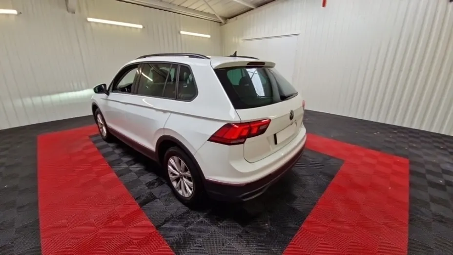 Volkswagen Tiguan -