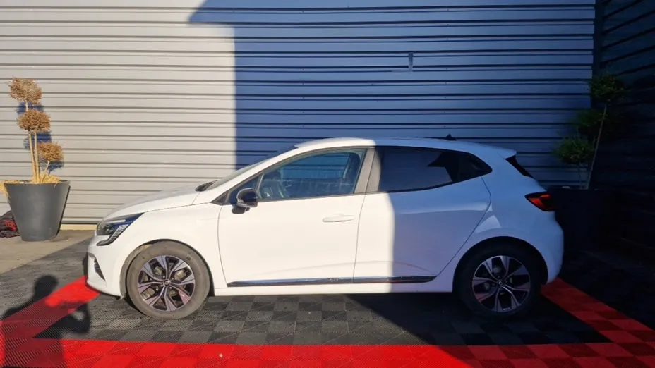 RENAULT Clio -