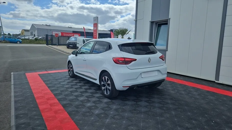 RENAULT Clio -