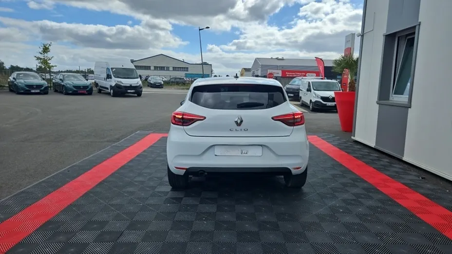 RENAULT Clio -
