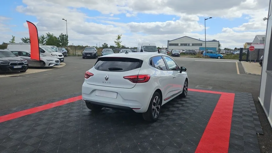RENAULT Clio -