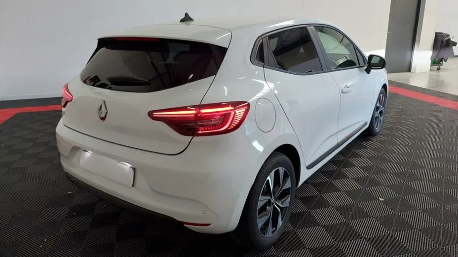 RENAULT Clio -