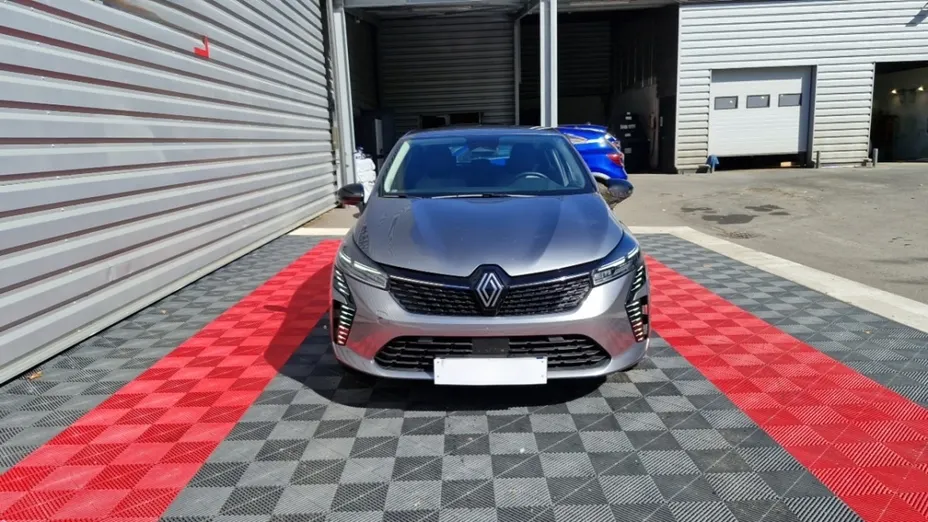 RENAULT Clio -