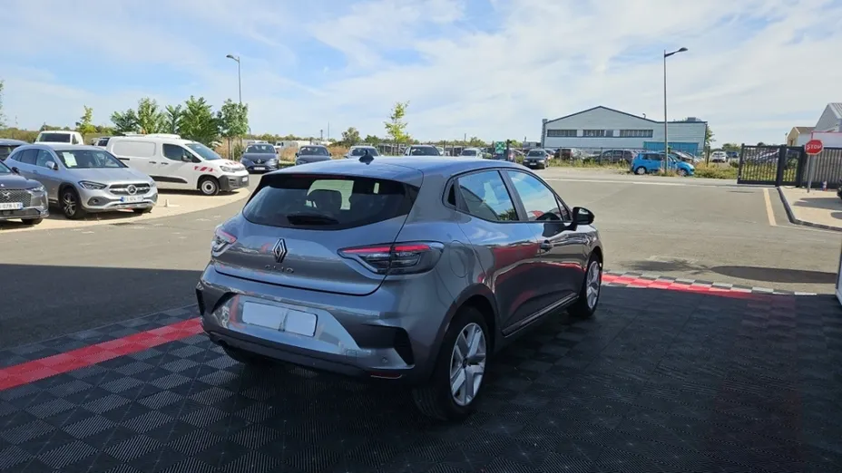 RENAULT Clio -